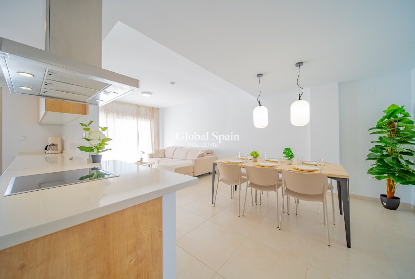 Revente - Ático -
ORIHUELA COSTA - VILLAMARTÍN