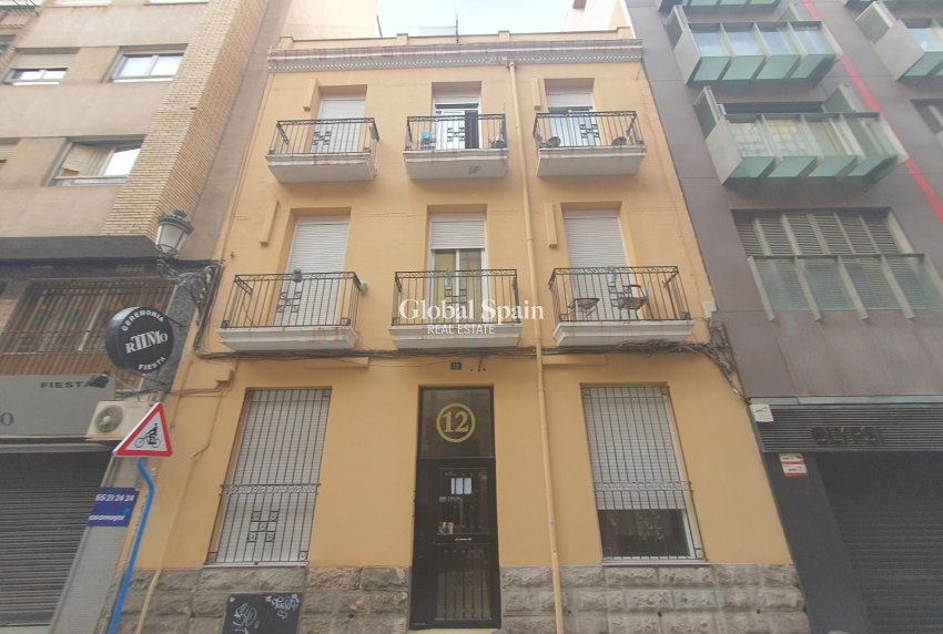 Revente - Bâtiment -
ALICANTE - Casco antiguo