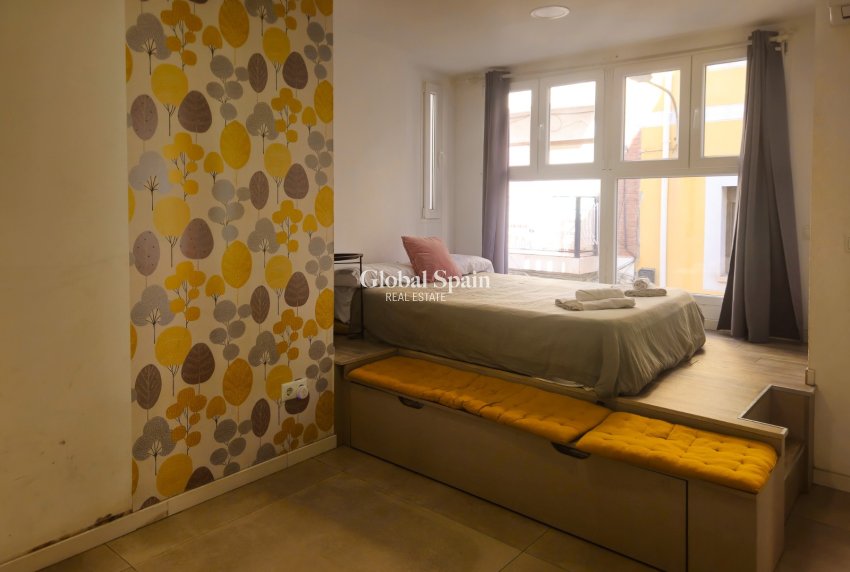 Revente - Bâtiment -
ALICANTE - Centro