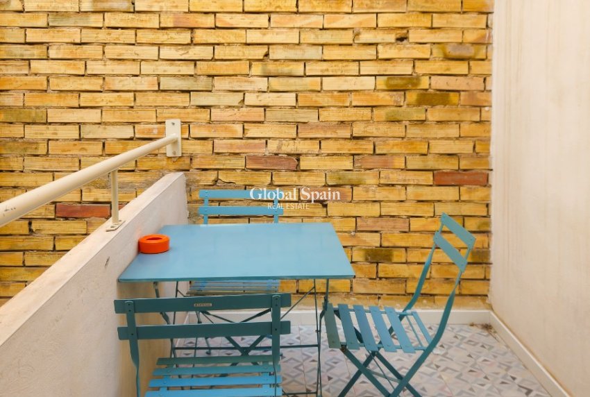 Revente - Bâtiment -
ALICANTE - Centro