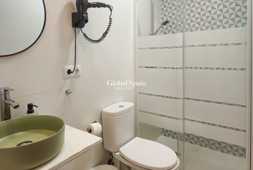 Revente - Bâtiment -
ALICANTE - Centro