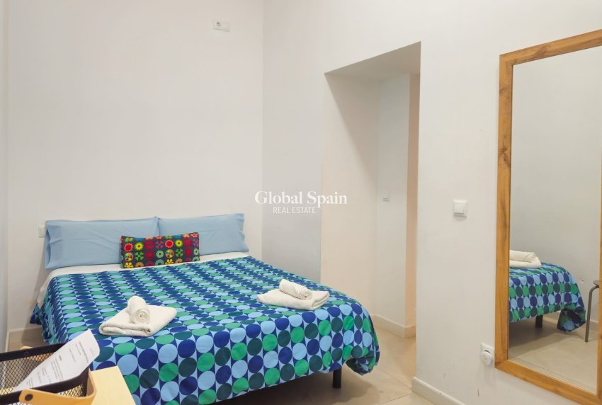 Revente - Bâtiment -
ALICANTE - Centro