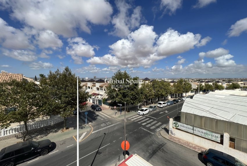 Revente - Bâtiment commercial -
TORREVIEJA - Costa Blanca Sur