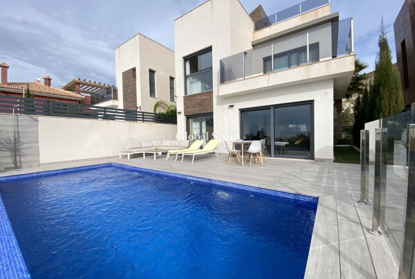 Revente - Chalet indépendant -
FINESTRAT