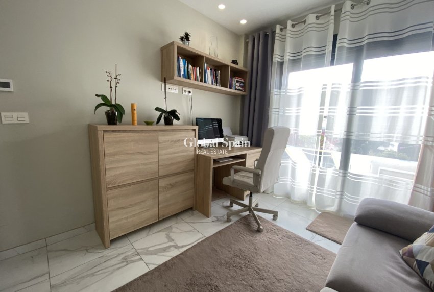 Revente - Chalet indépendant -
FINESTRAT