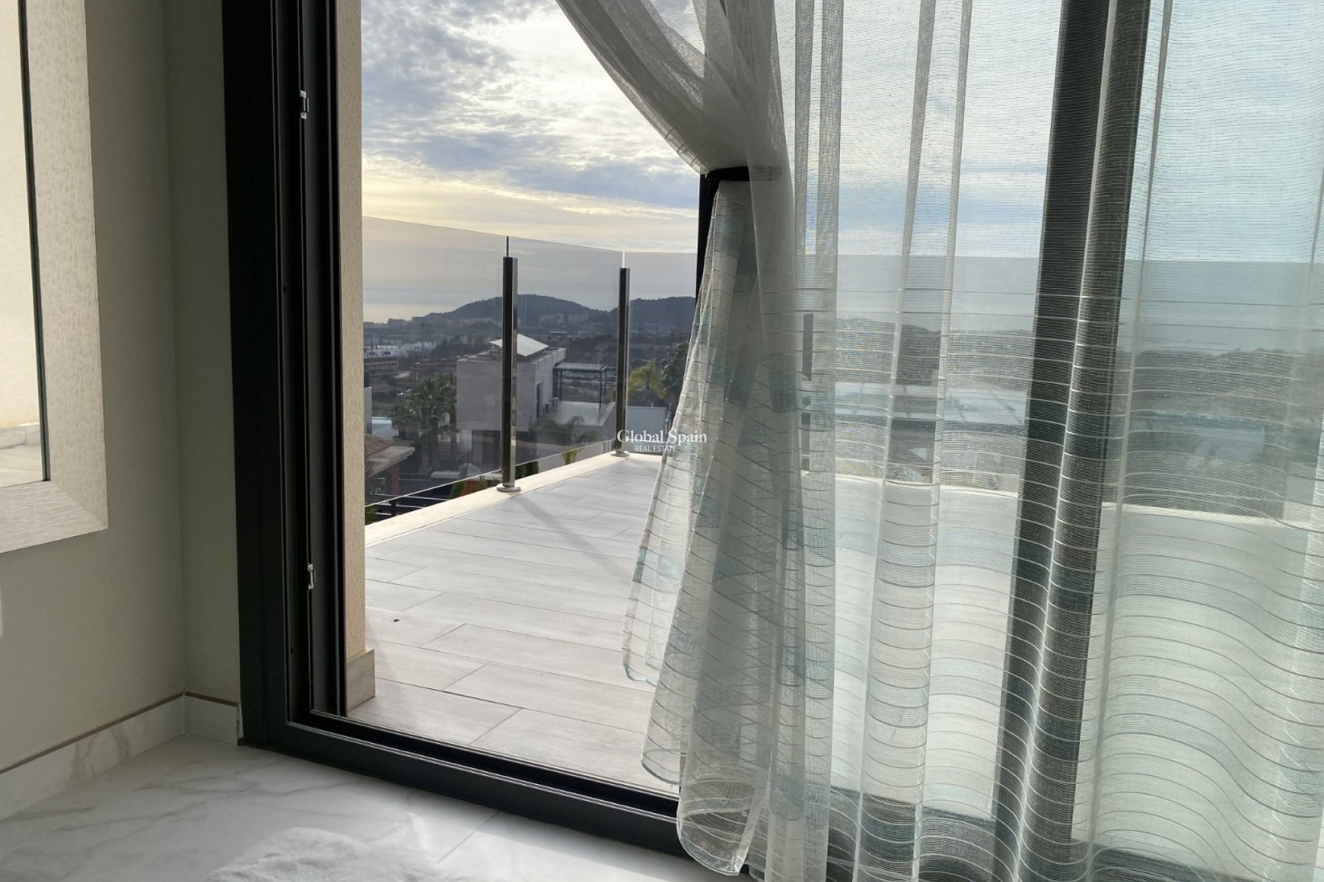 Revente - Chalet indépendant -
FINESTRAT