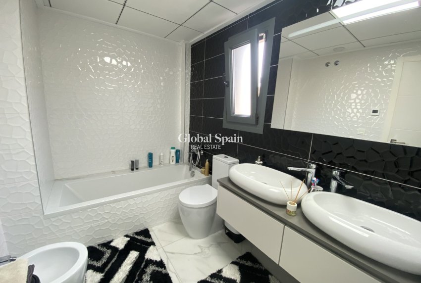 Revente - Chalet indépendant -
FINESTRAT