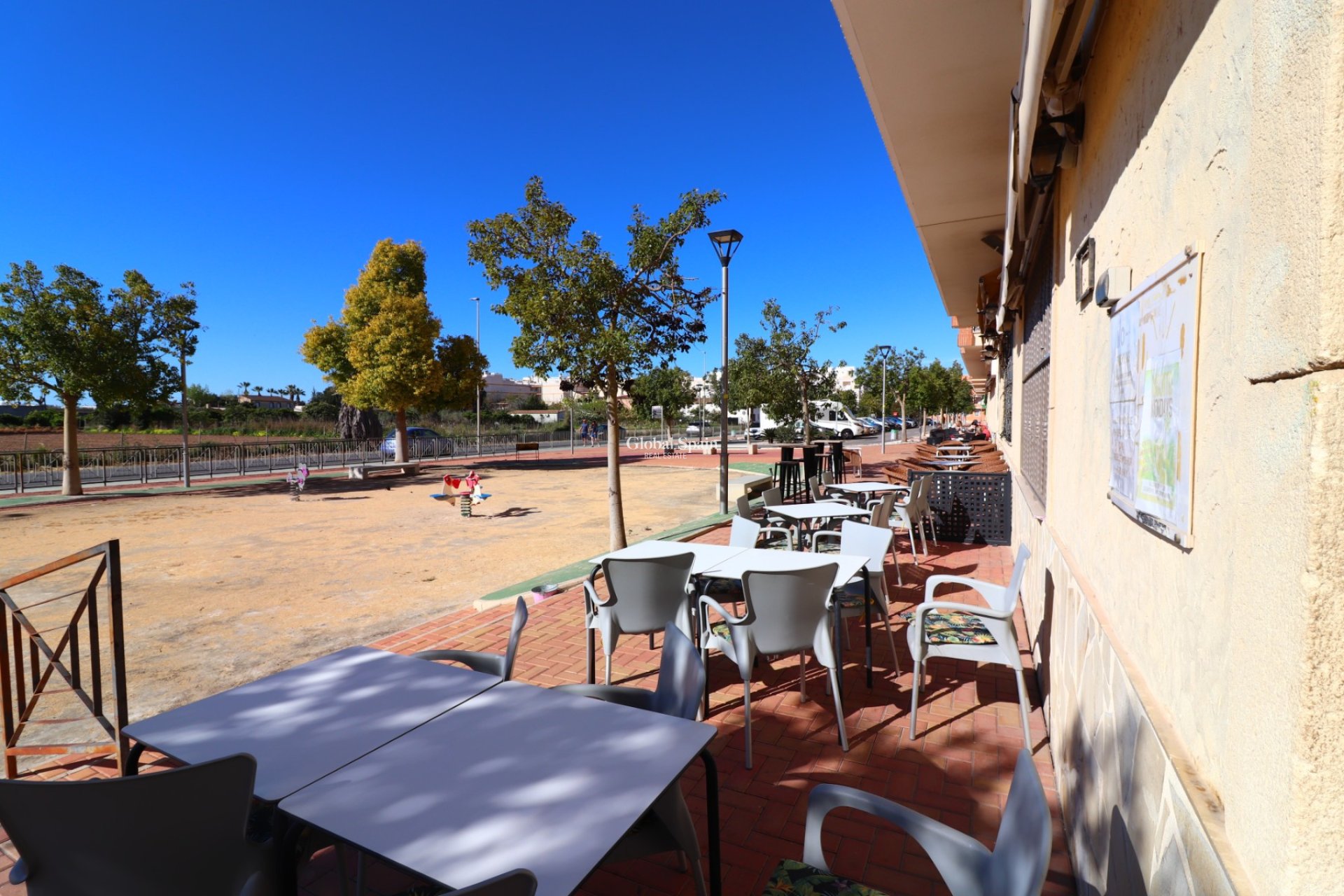 Revente - Commercial (bail) -
Formentera del Segura - Formentera - Village