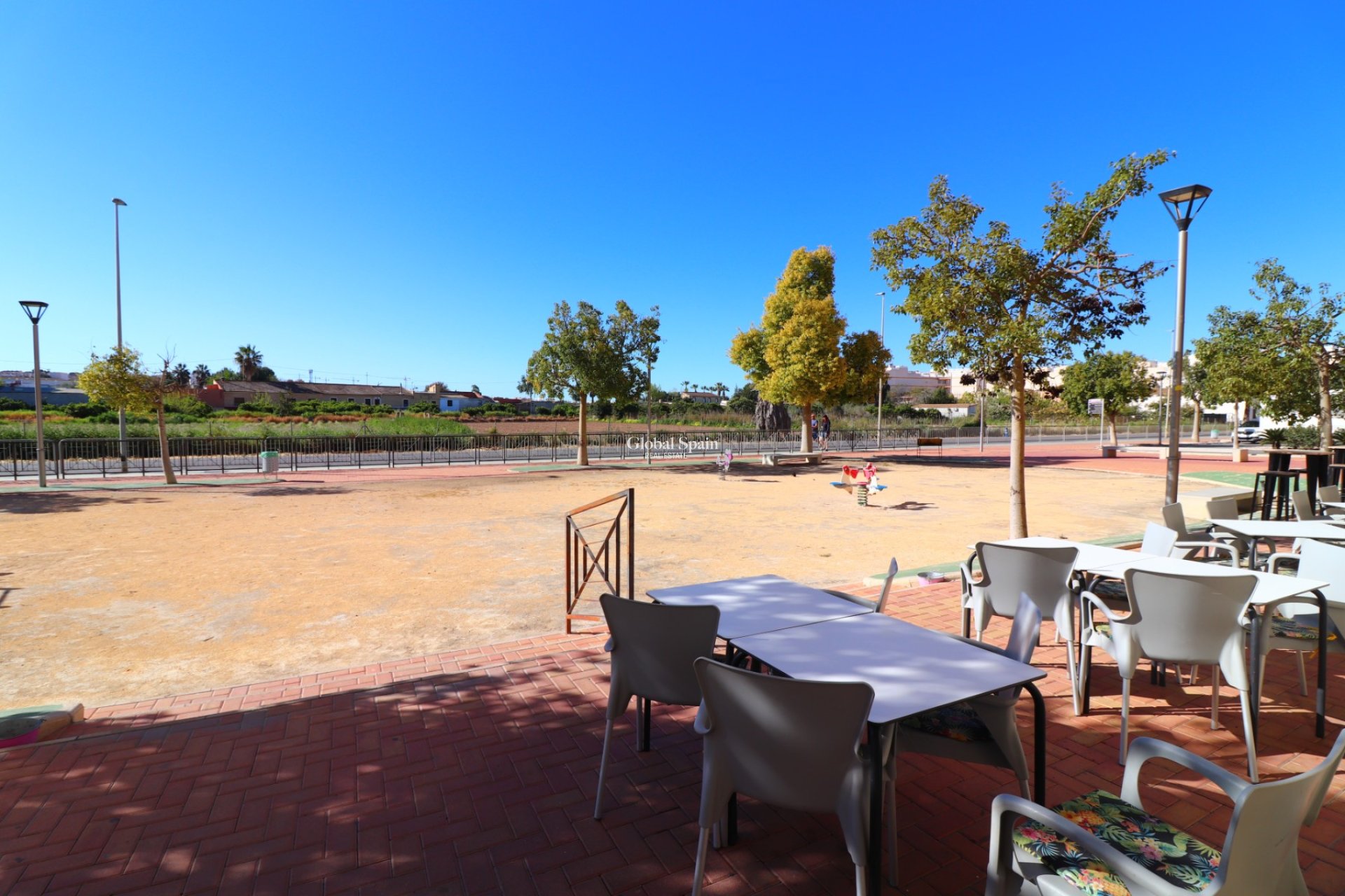Revente - Commercial (bail) -
Formentera del Segura - Formentera - Village