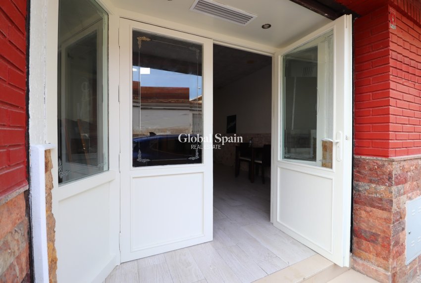 Revente - Commercial (en pleine propriété) -
Benijofar - Benijofar - Village