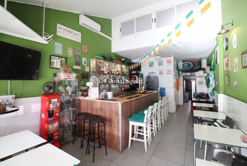 Revente - Commercial (en pleine propriété) -
TORREVIEJA - El Chaparral