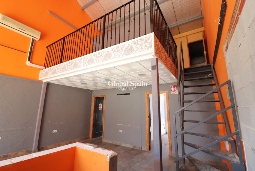 Revente - Commercial (Location) -
ALGORFA - La Finca Golf Resort