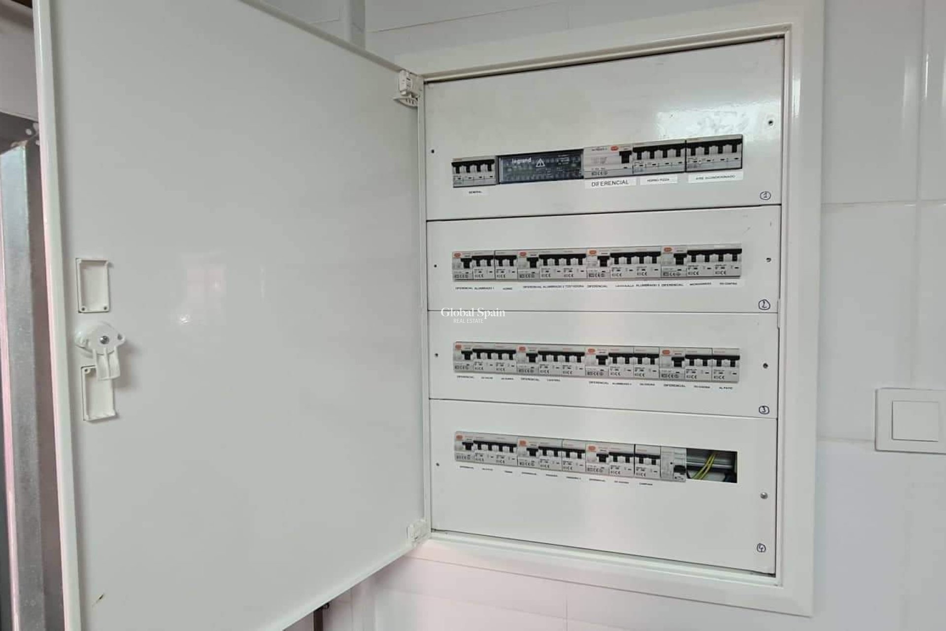 Revente - Commercial -
LOS BALCONES - LOS ALTOS