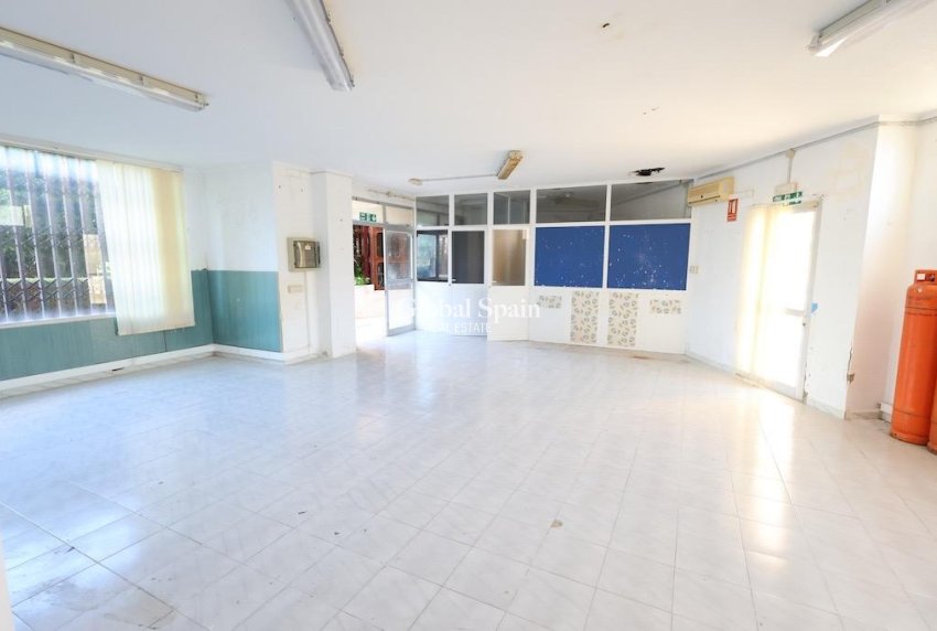 Revente - Commercial -
ORIHUELA COSTA - La Zenia