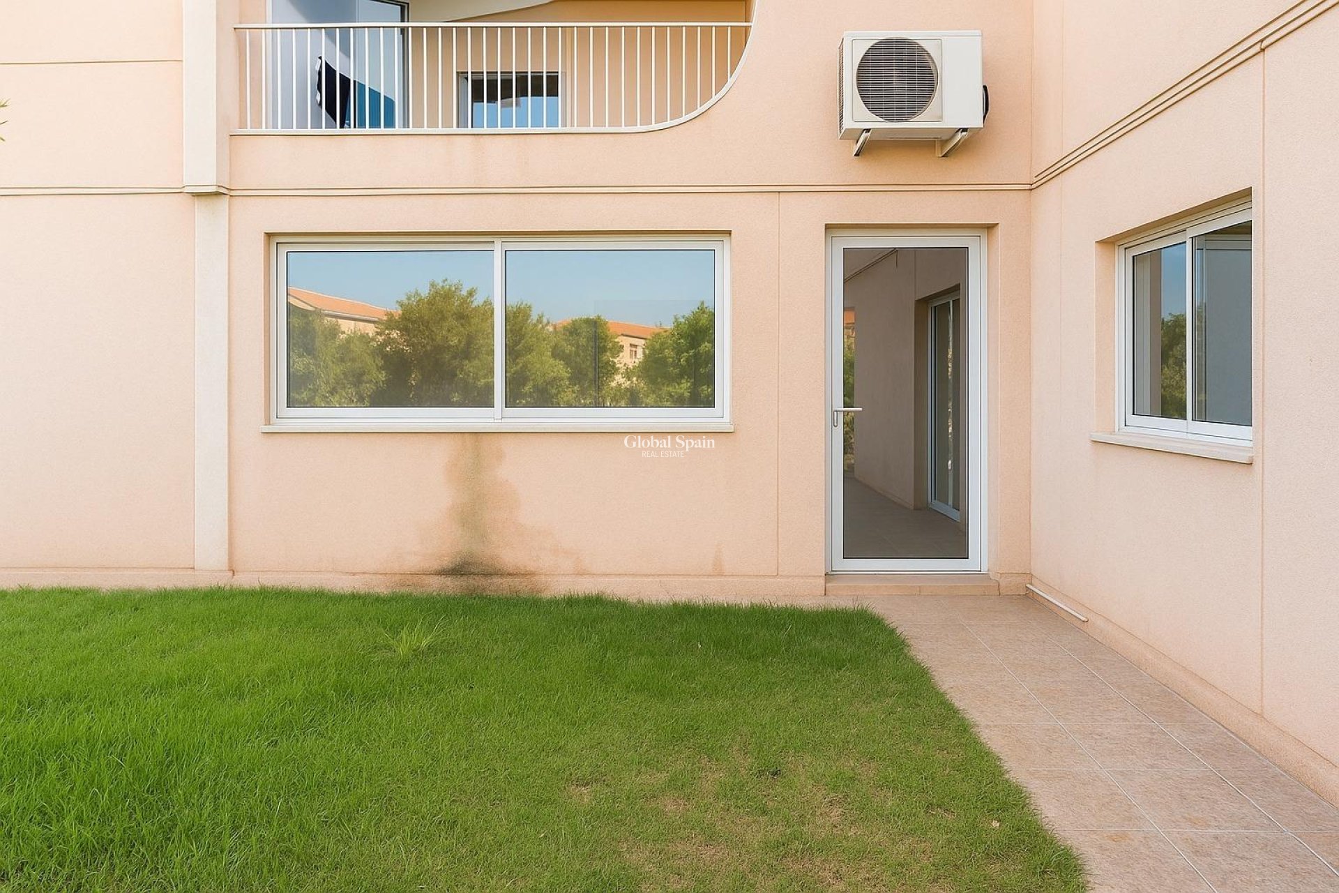 Revente - Commercial -
ORIHUELA COSTA - La Zenia