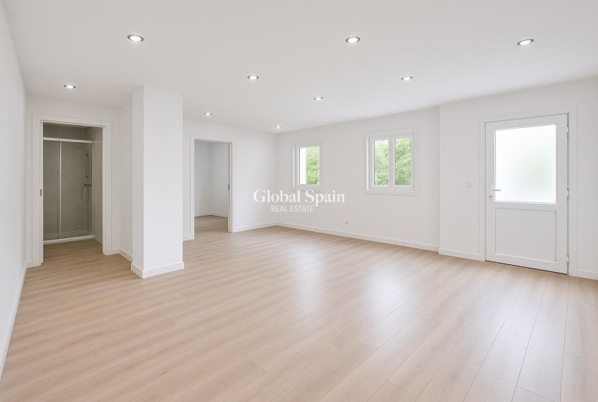 Revente - Commercial -
ORIHUELA COSTA - La Zenia