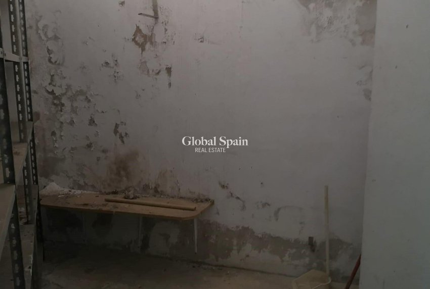 Revente - Débarras -
TORREVIEJA - Estacion de autobuses