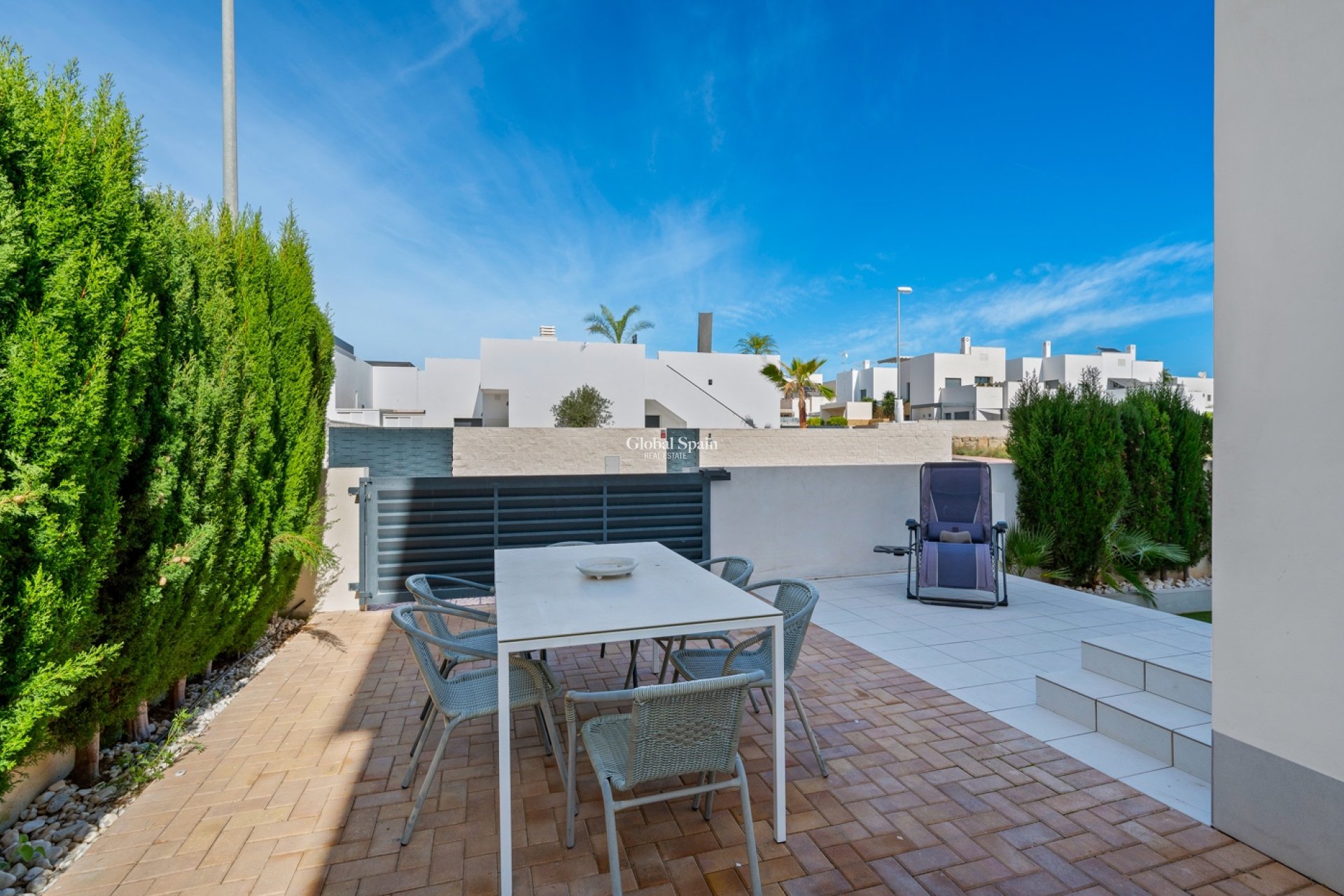 Revente - Duplex -
CIUDAD QUESADA