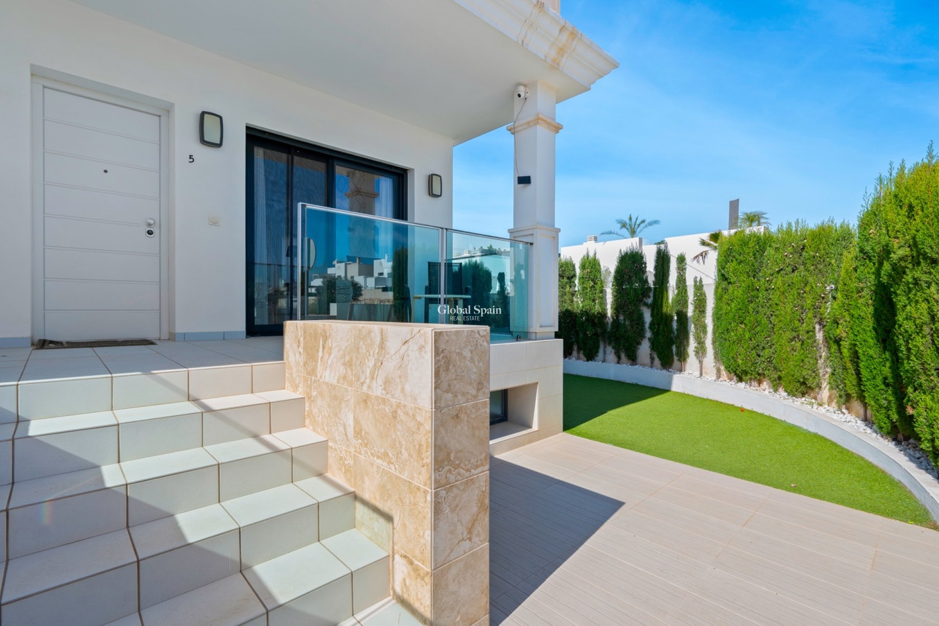 Revente - Duplex -
CIUDAD QUESADA