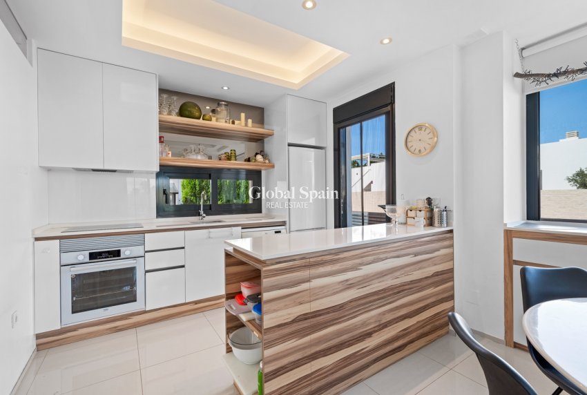 Revente - Duplex -
CIUDAD QUESADA