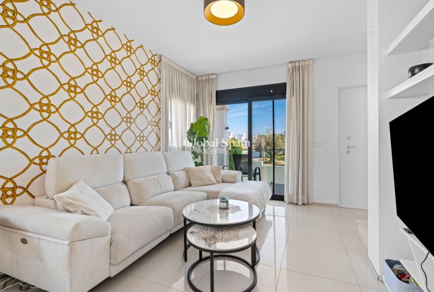 Revente - Duplex -
CIUDAD QUESADA