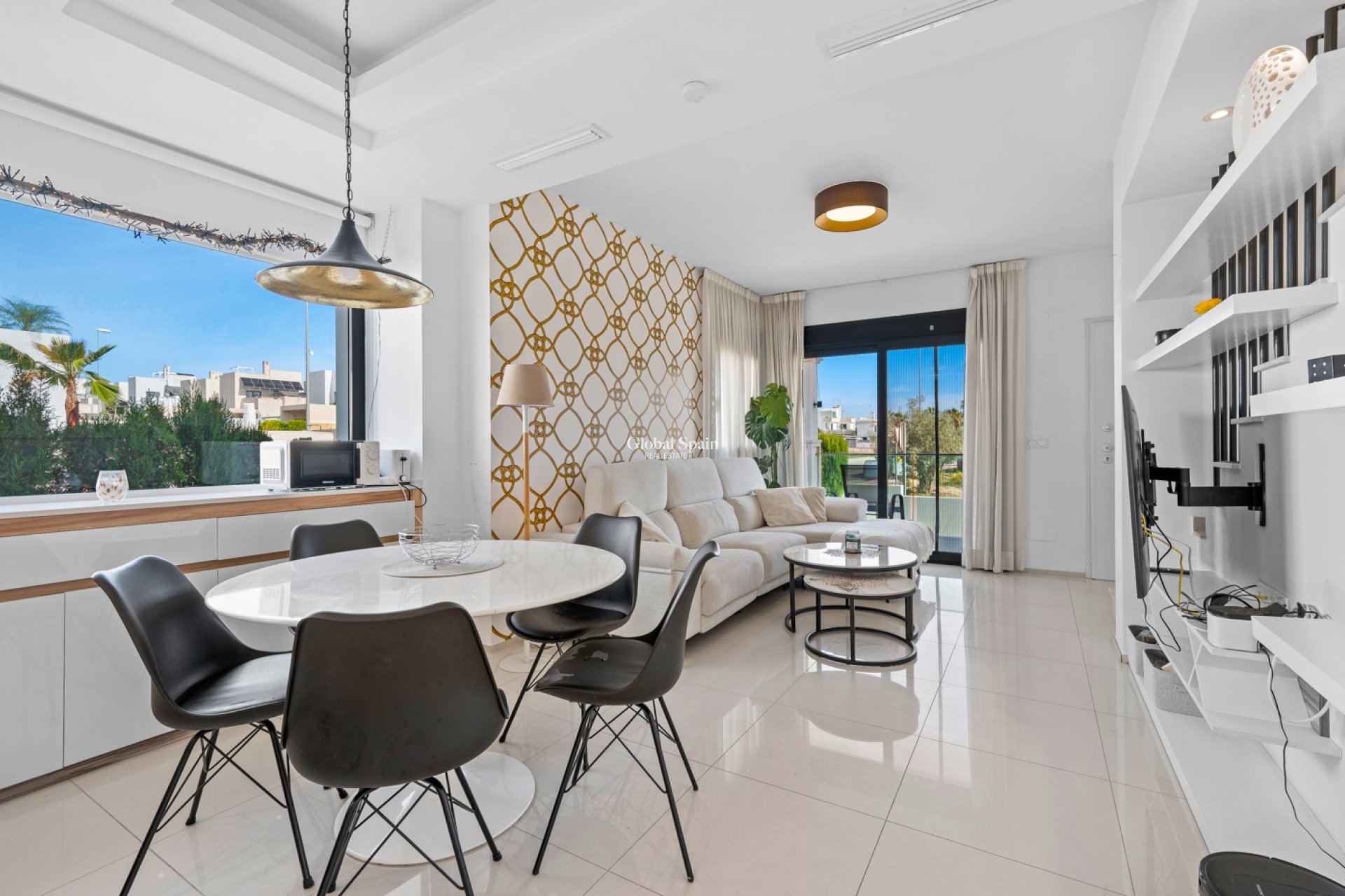 Revente - Duplex -
CIUDAD QUESADA