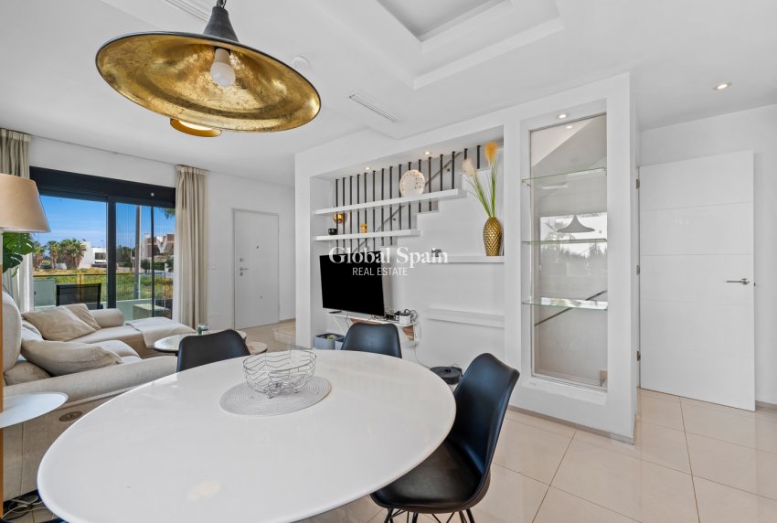 Revente - Duplex -
CIUDAD QUESADA