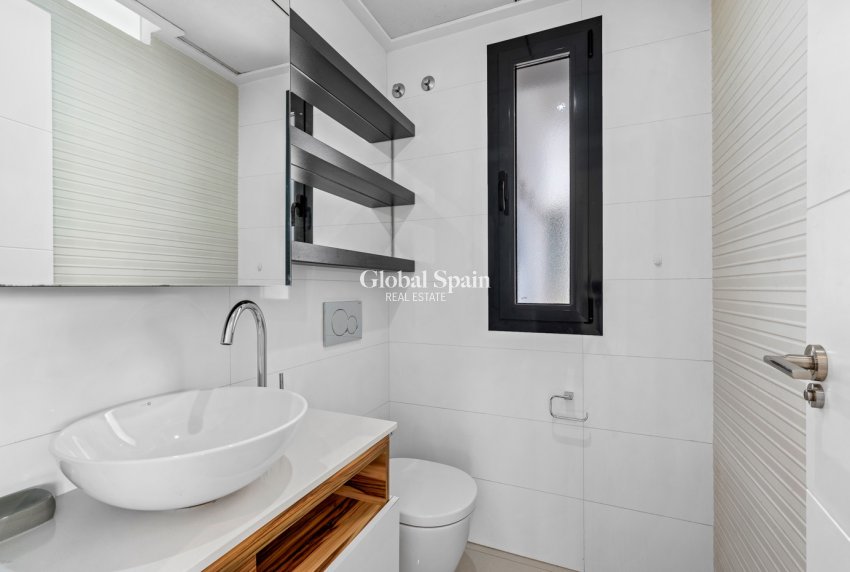 Revente - Duplex -
CIUDAD QUESADA