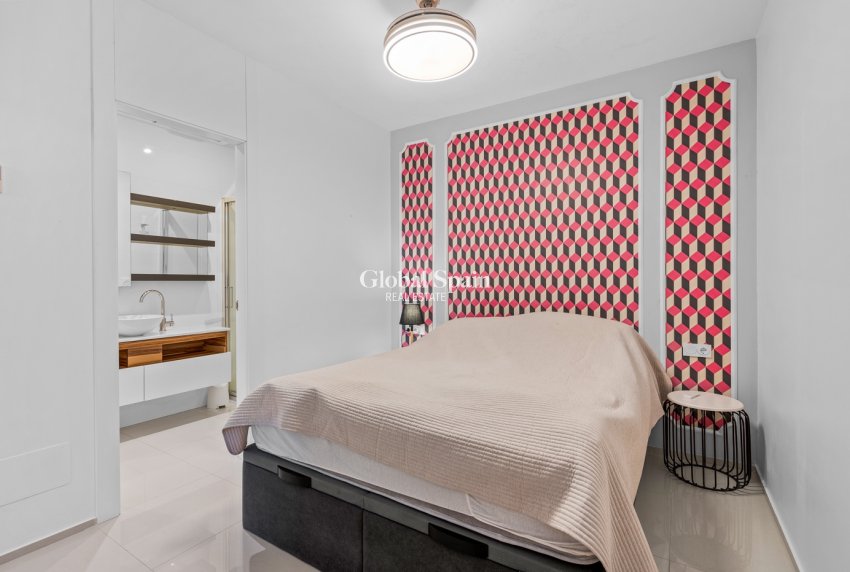 Revente - Duplex -
CIUDAD QUESADA