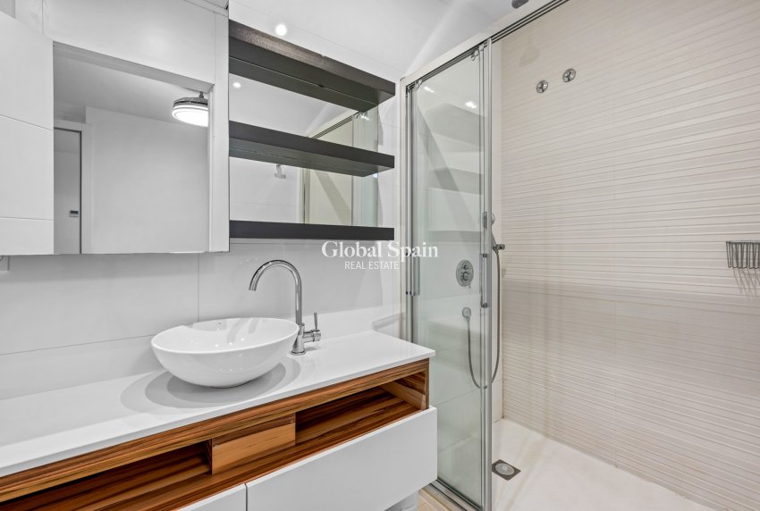 Revente - Duplex -
CIUDAD QUESADA