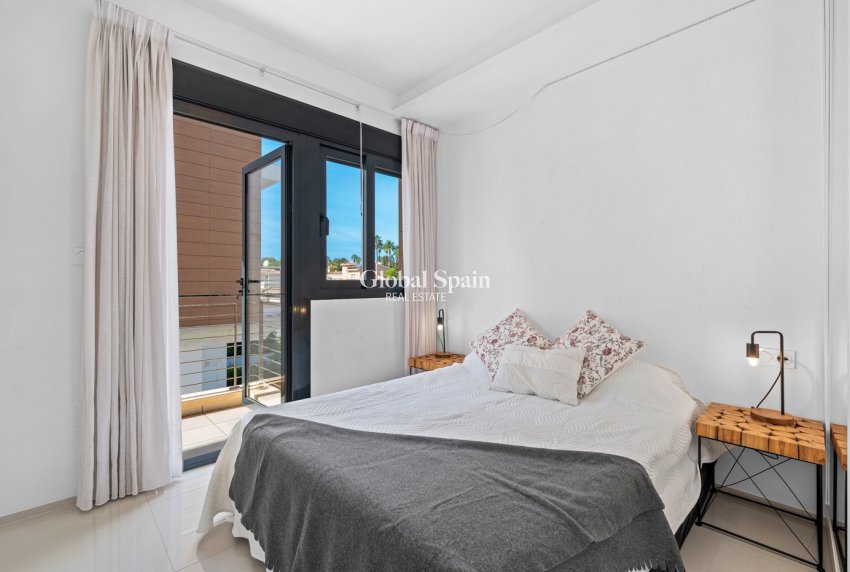 Revente - Duplex -
CIUDAD QUESADA