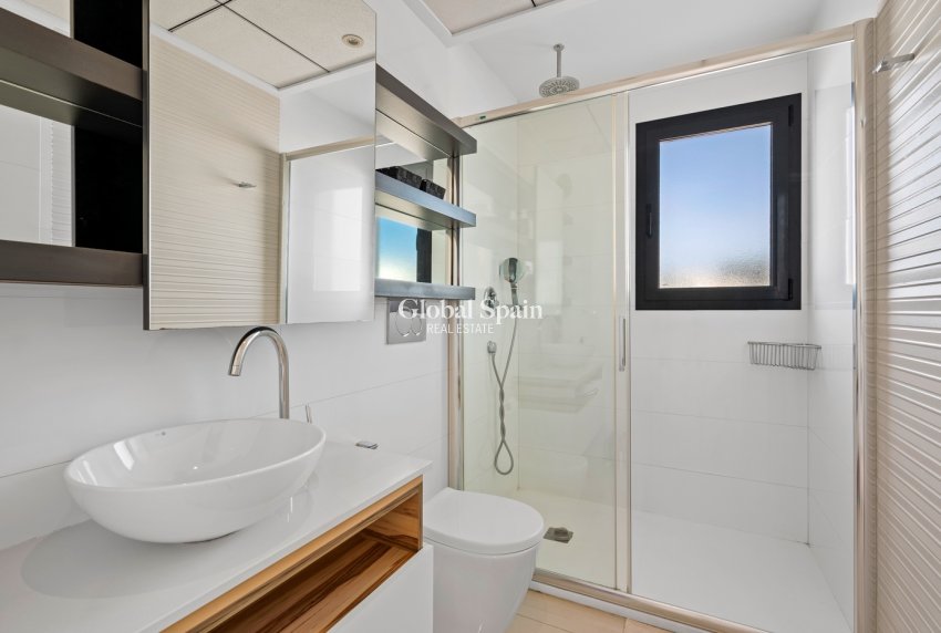 Revente - Duplex -
CIUDAD QUESADA