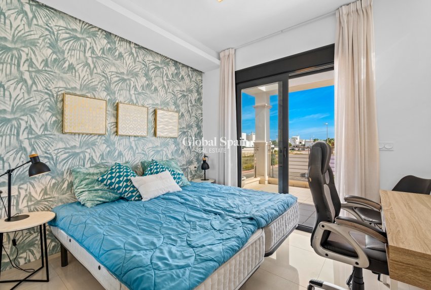 Revente - Duplex -
CIUDAD QUESADA