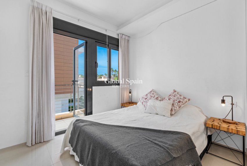 Revente - Duplex -
CIUDAD QUESADA