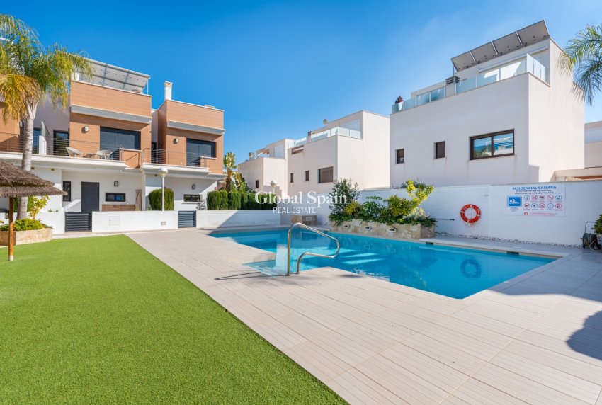 Revente - Duplex -
CIUDAD QUESADA