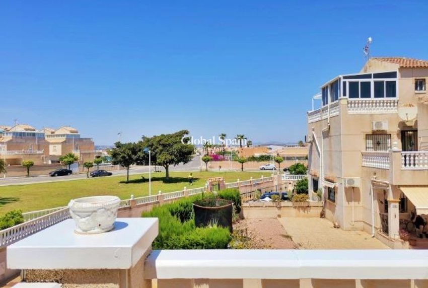 Revente - Duplex -
TORREVIEJA - El limonar