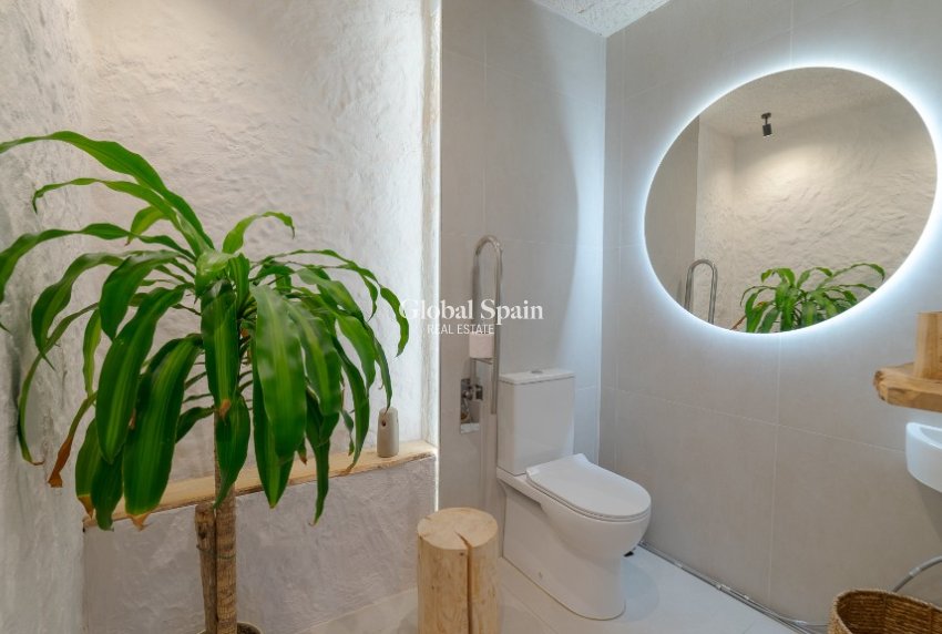 Revente - Entreprise -
ALICANTE - Center