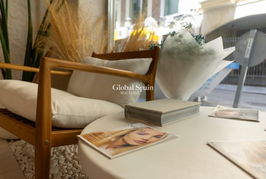 Revente - Entreprise -
ALICANTE - Center