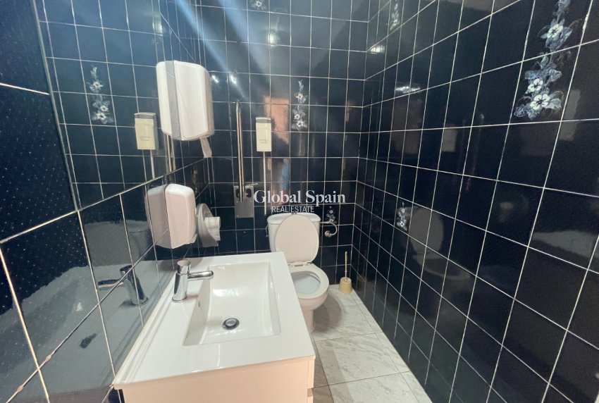 Revente - Espace commercial -
Torrevieia - Comunidad Valenciana