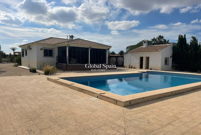 Revente - Finca / Propriété de campagne -
Abanilla