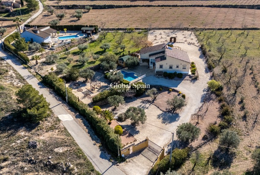 Revente - Finca - Propriété rurale -
LA ZARZA - La Zarza