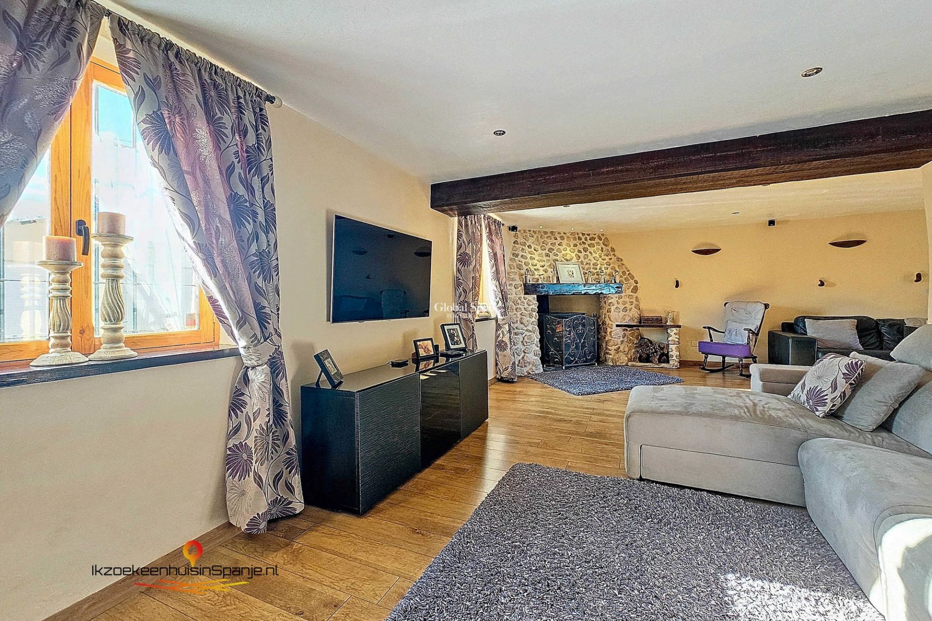 Revente - Herenhuis -
Abanilla