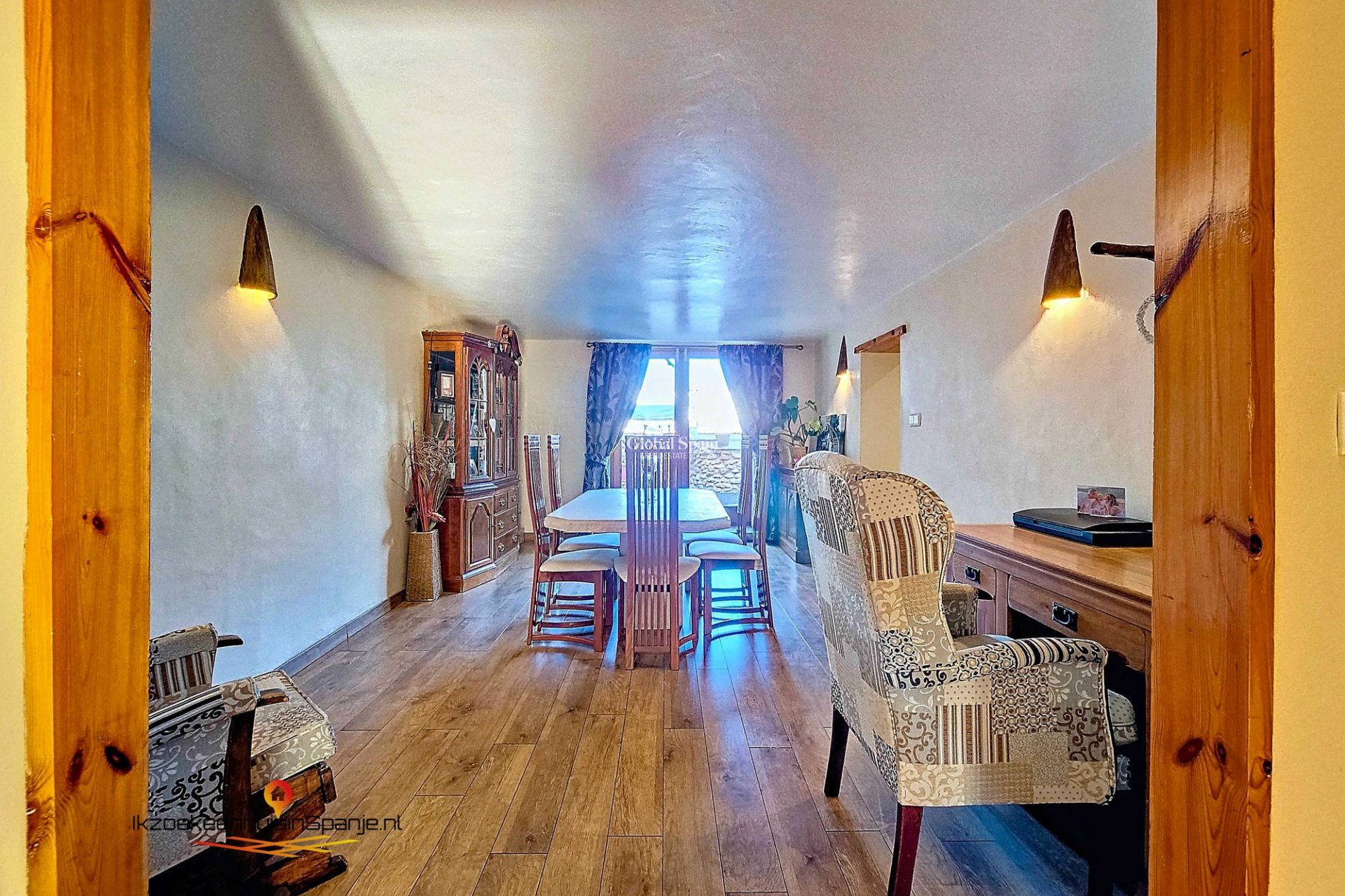 Revente - Herenhuis -
Abanilla