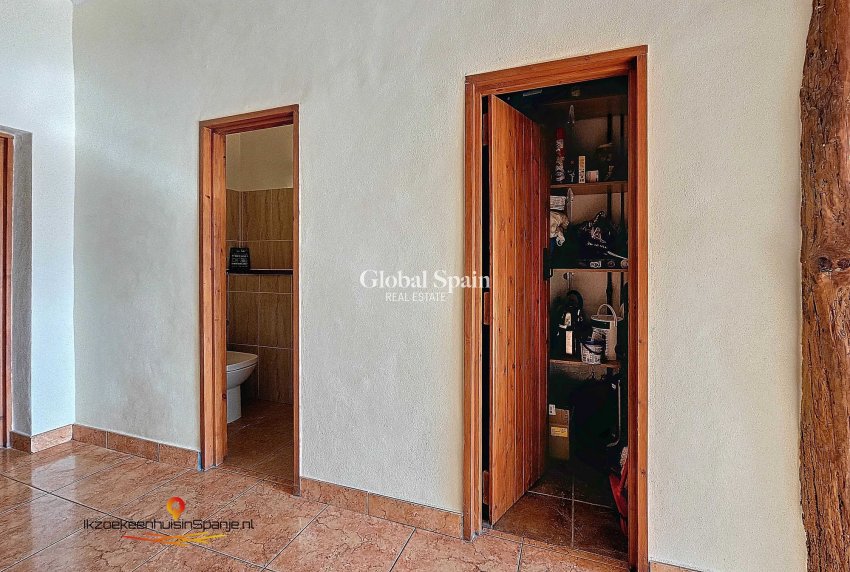 Revente - Herenhuis -
Abanilla