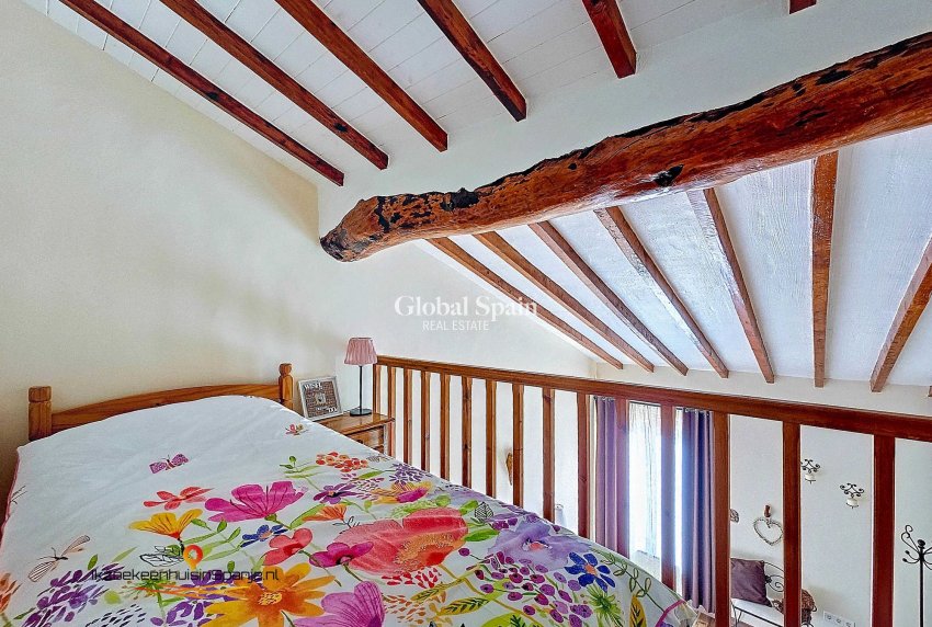 Revente - Herenhuis -
Abanilla