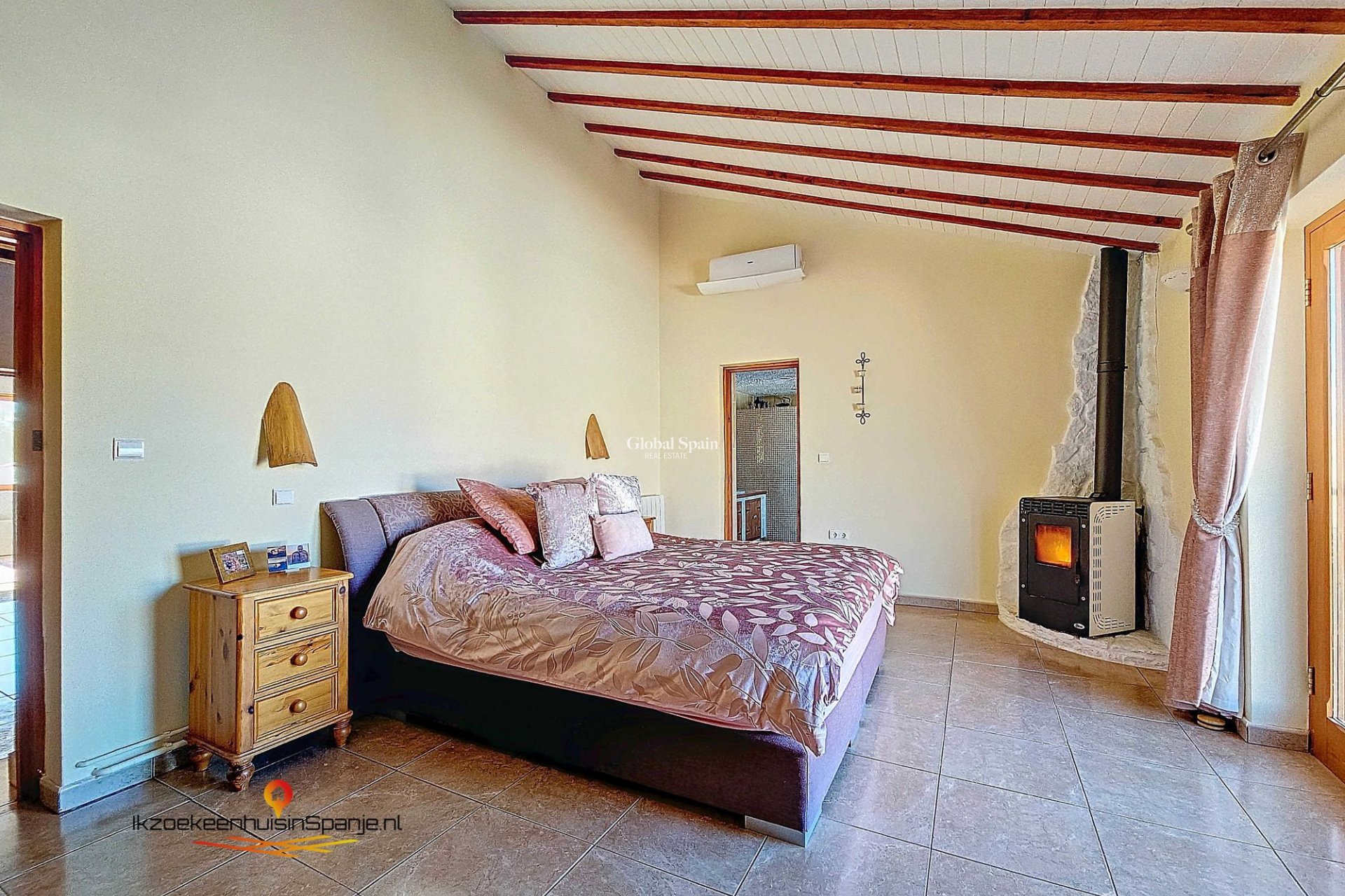 Revente - Herenhuis -
Abanilla