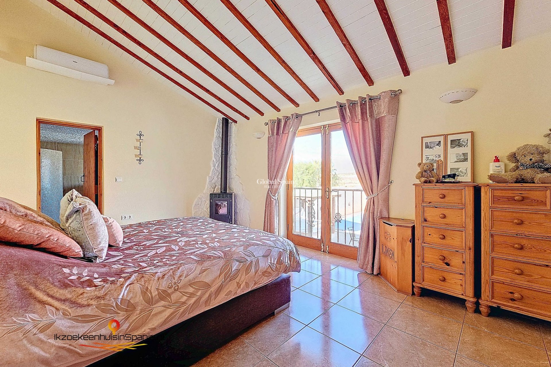 Revente - Herenhuis -
Abanilla