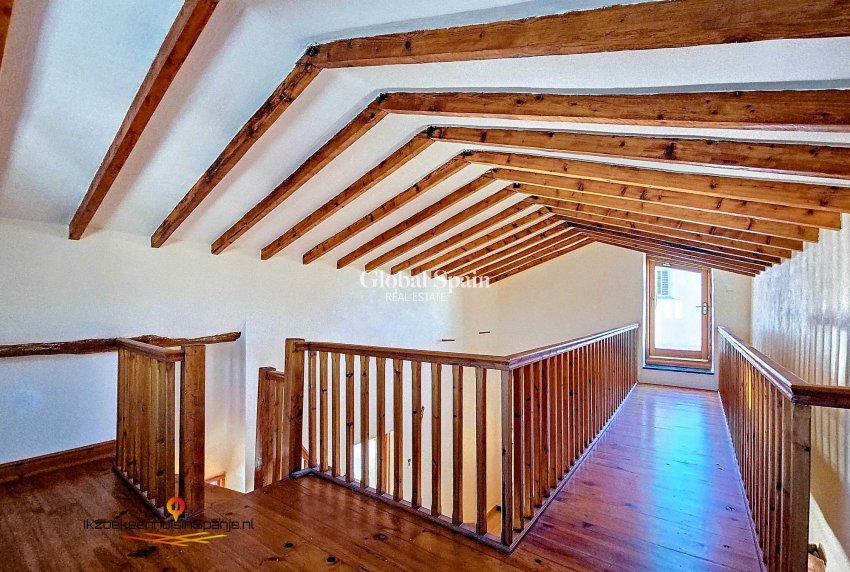 Revente - Herenhuis -
Abanilla