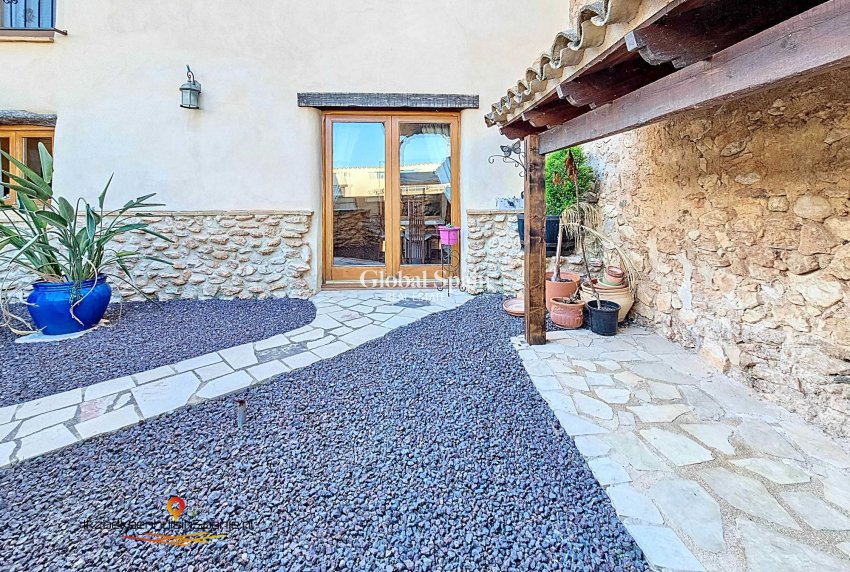 Revente - Herenhuis -
Abanilla