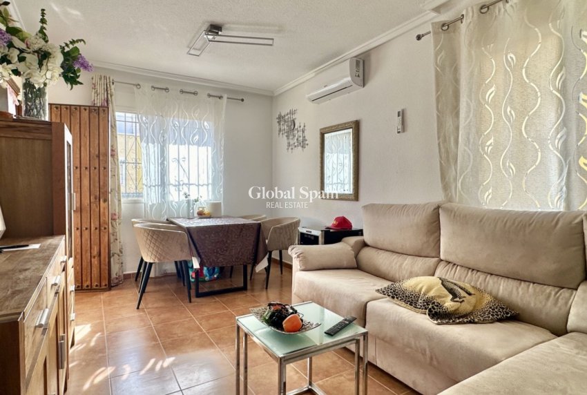 Revente - Jumelé -
ORIHUELA COSTA - LOS BALCONES - LOS ALTOS